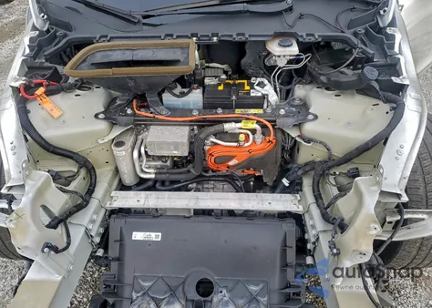 2021 Tesla Model Y z USA, uszkodzony, nr VIN 5YJYGAEEXMF218348